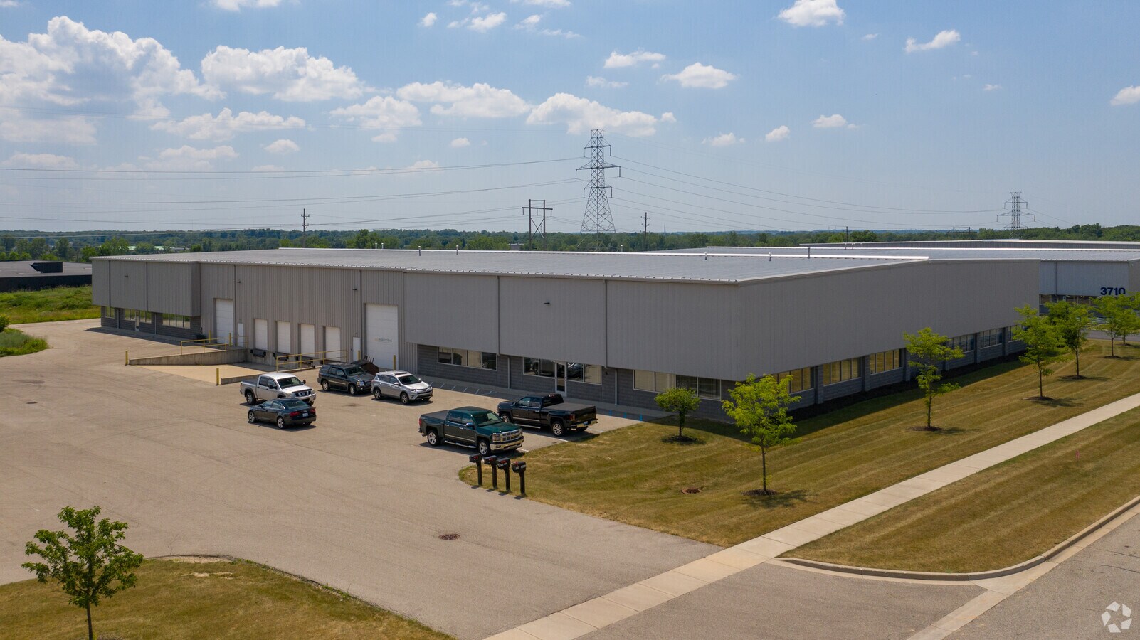 3710 Northridge Dr NW, Grand Rapids, MI 49544