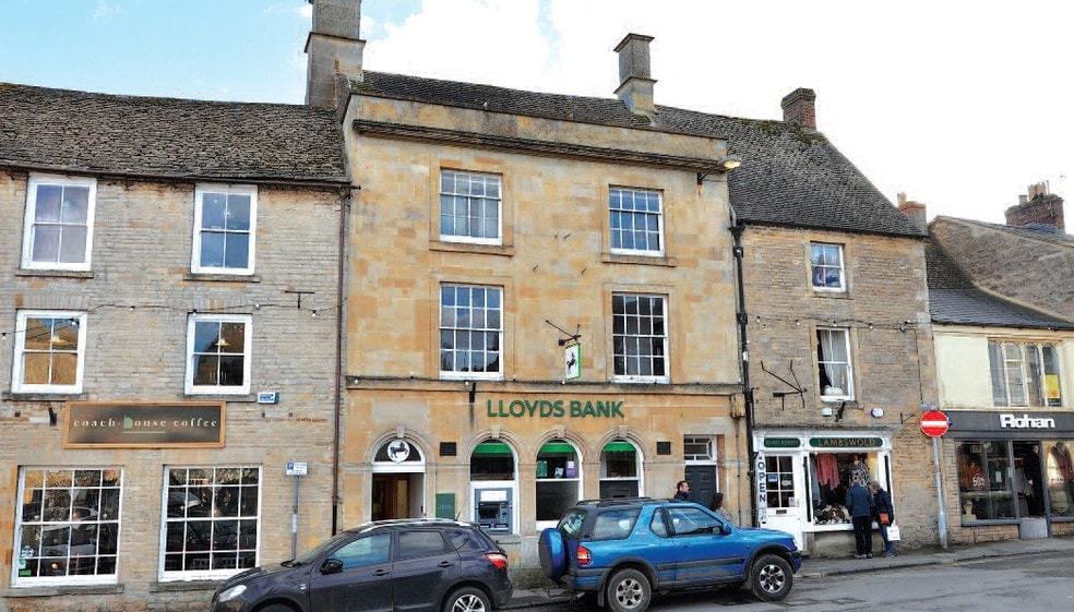 The Square, Stow On The Wold for lease - Primary Photo - Image 1 of 10