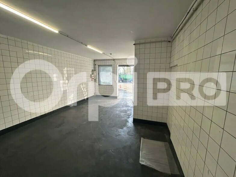 Flex in Guibeville for lease - Interior Photo - Image 3 of 7