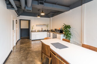 1001 SE Water Ave, Portland, OR for lease Building Photo- Image 2 of 6