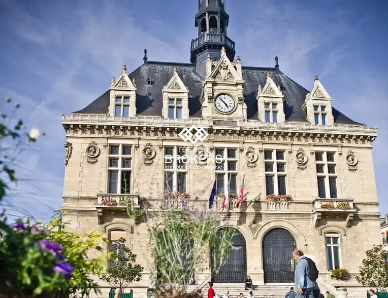 Retail in Vincennes for lease - Building Photo - Image 3 of 3