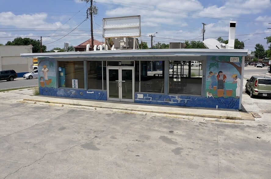 1100 S Presa St, San Antonio, TX for lease - Building Photo - Image 2 of 9