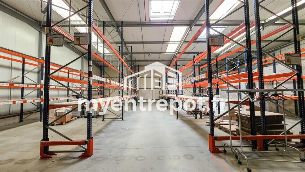 Flex in Roquefort-la-Bédoule for lease - Interior Photo - Image 3 of 8