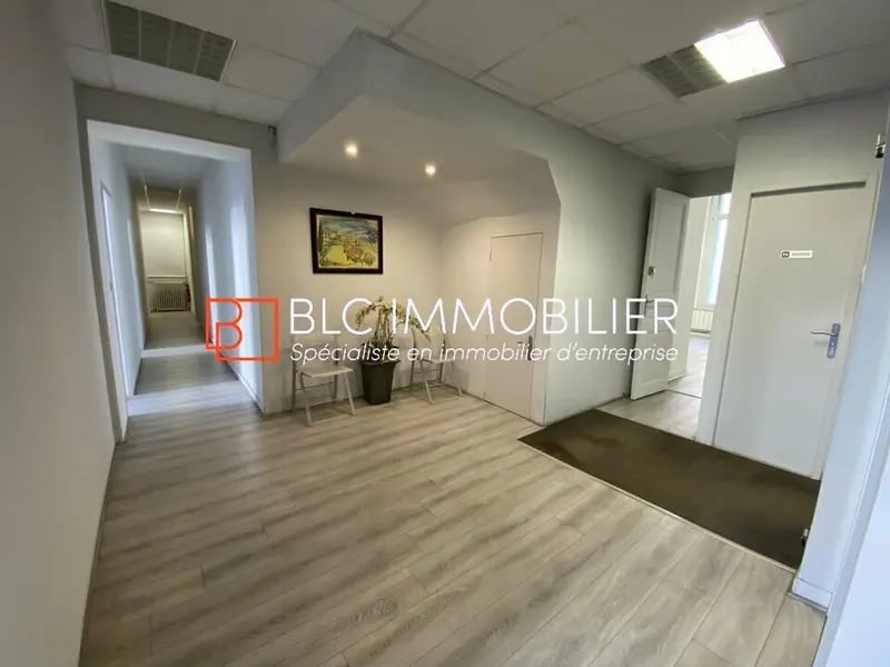 Office in Marseille for sale Interior Photo- Image 1 of 13