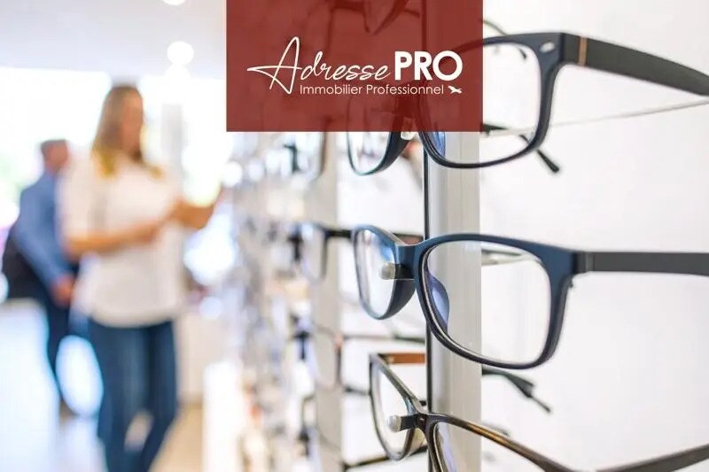 Retail in Lyon for lease - Building Photo - Image 2 of 3