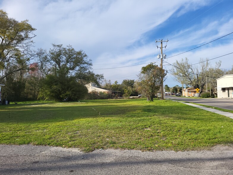 55 Units near Gulfport Memorial portfolio of 8 properties for sale on LoopNet.com - Building Photo - Image 3 of 14