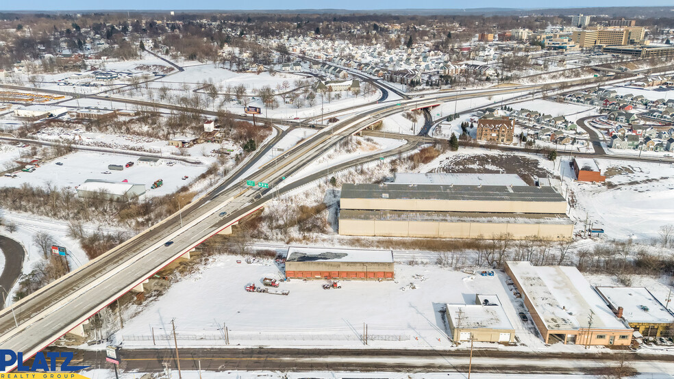 1035 W Rayen Ave, Youngstown, OH for lease - Primary Photo - Image 2 of 7