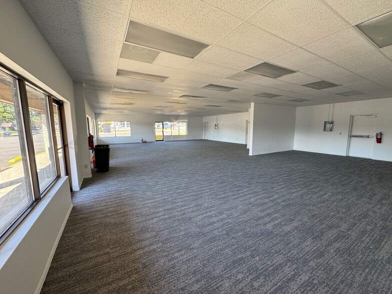 1360 W Littleton Blvd, Littleton, CO for lease - Building Photo - Image 2 of 5