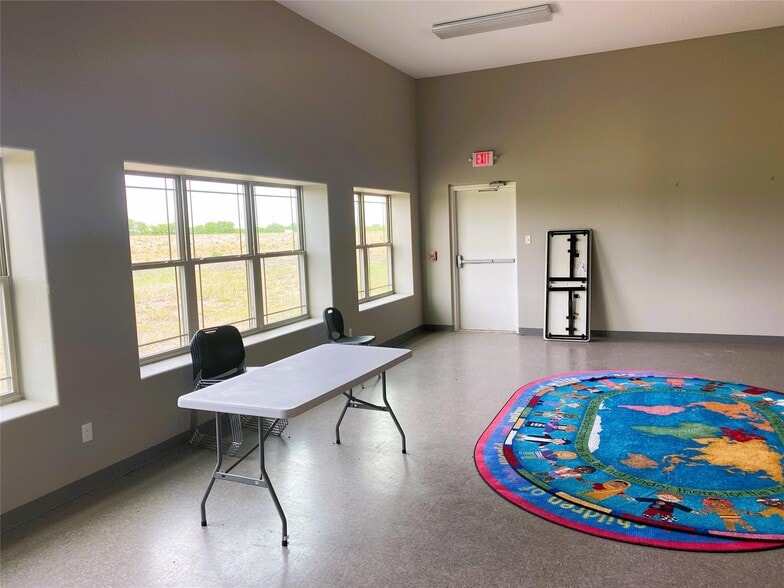 475 Old Dorchester, Sherman, TX for sale - Interior Photo - Image 3 of 11