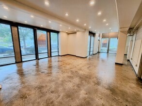 511 W Division St, Chicago, IL for lease Interior Photo- Image 1 of 7