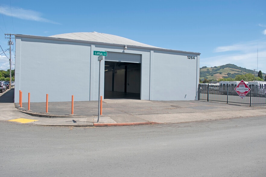 1264 Lotus Ct, Santa Rosa, CA for lease - Building Photo - Image 2 of 8