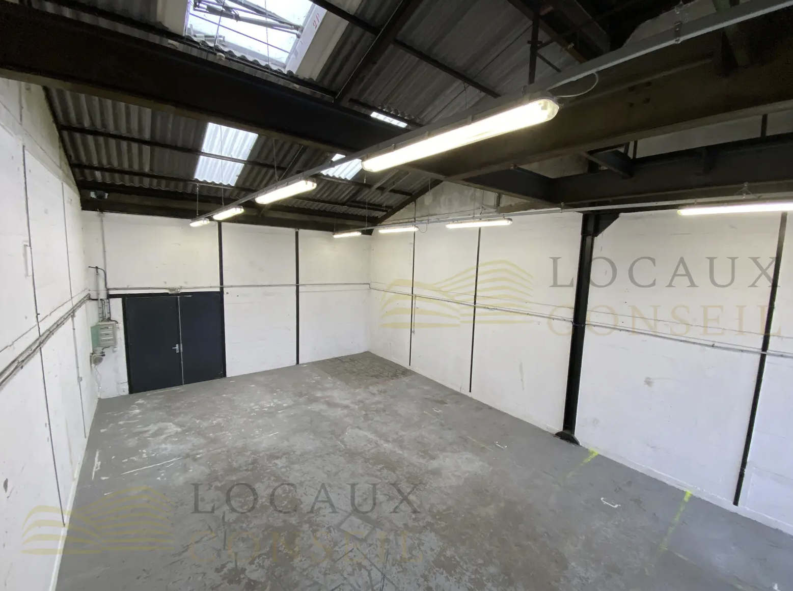 Flex in Bezons for lease Interior Photo- Image 1 of 3