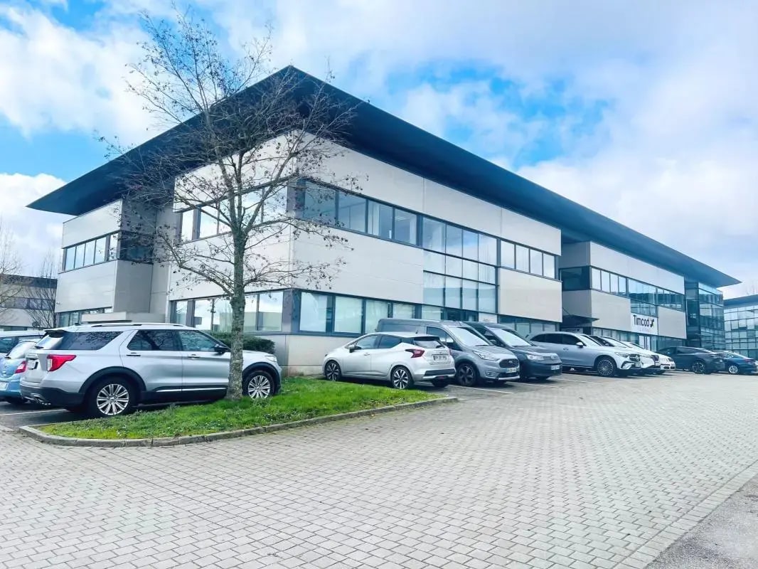 Rue Blaise Pascal, Élancourt for lease Building Photo- Image 1 of 5
