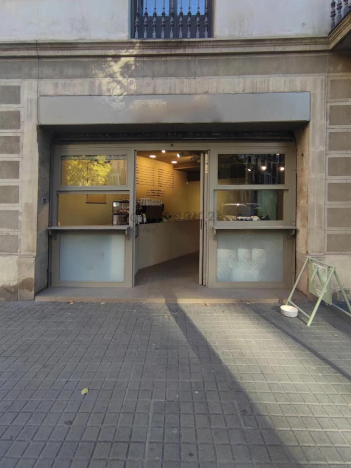 Retail in Barcelona, Barcelona for lease Interior Photo- Image 1 of 9