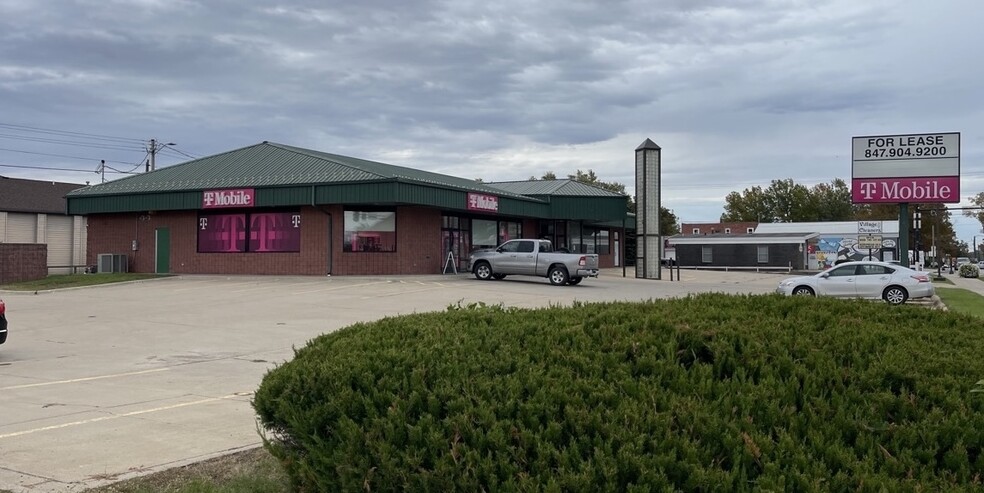 308 1st Ave E, Newton, IA for lease - Building Photo - Image 3 of 4