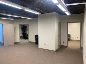 22800 Executive Dr, Dulles Town Center, VA for lease Interior Photo- Image 2 of 7