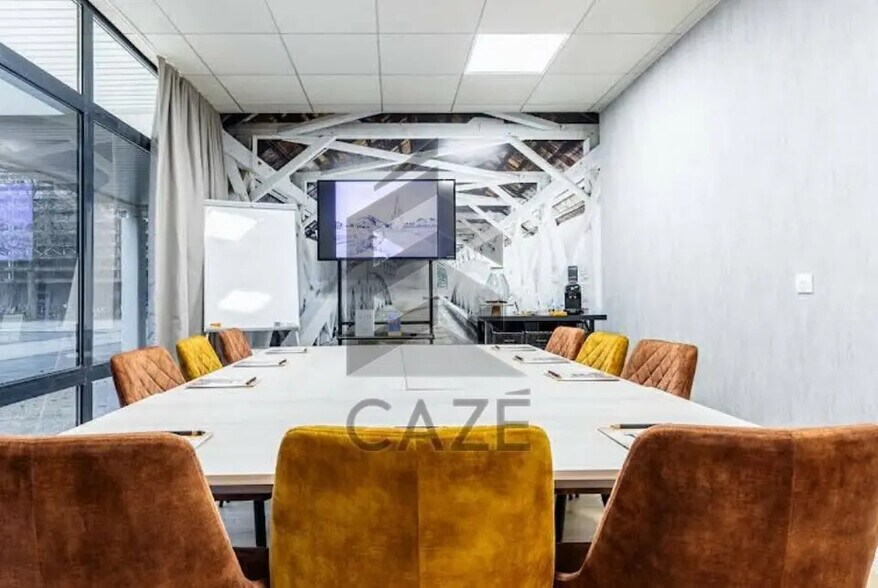 Office in La Rochelle for lease - Building Photo - Image 3 of 4