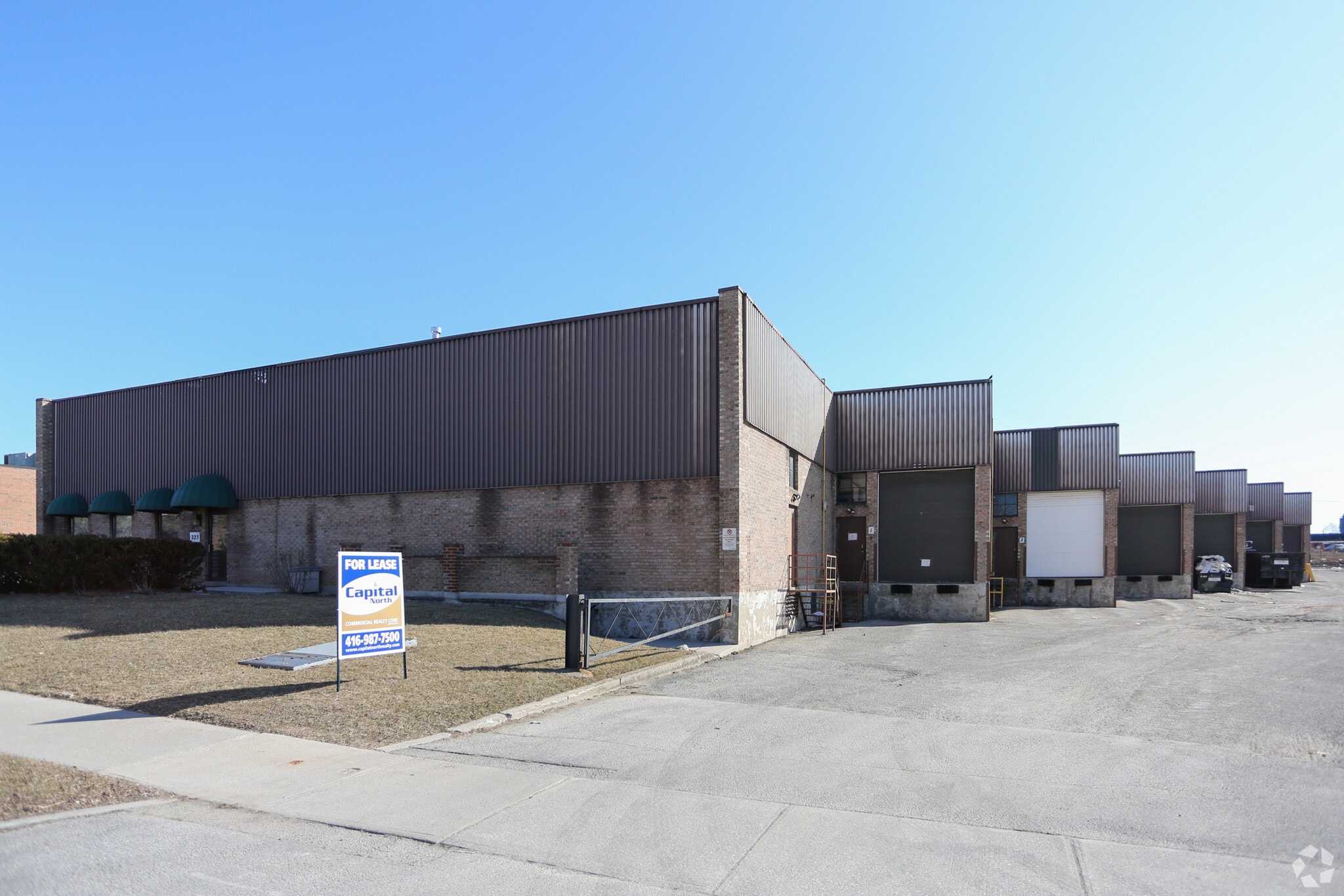 225 Limestone Cres, Toronto, ON for sale Primary Photo- Image 1 of 1