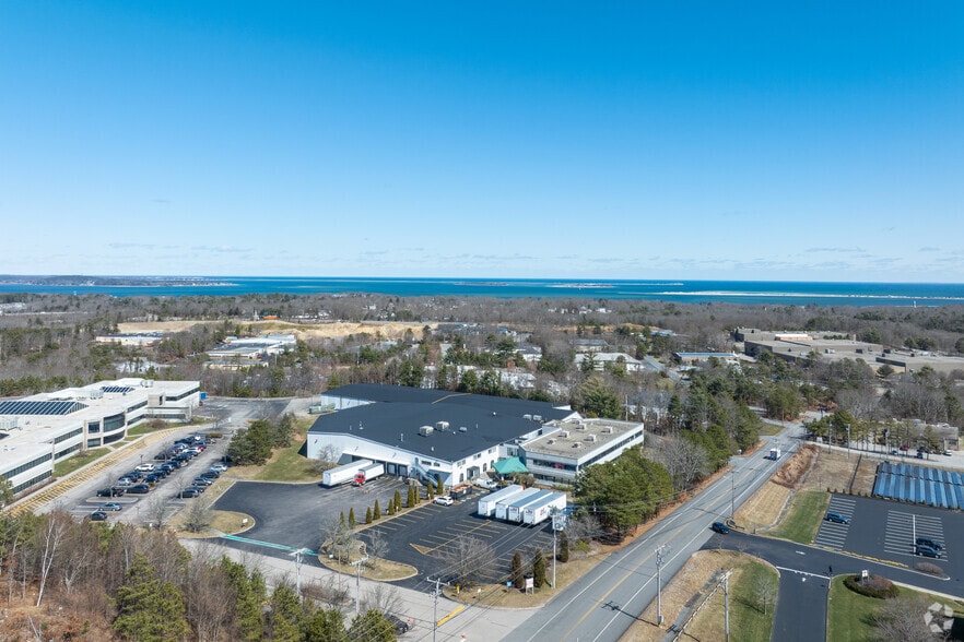 57-59 Armstrong Rd, Plymouth, MA for lease - Primary Photo - Image 1 of 4