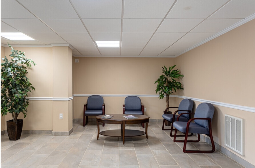 1221 Main St, Weymouth, MA for lease - Building Photo - Image 3 of 15