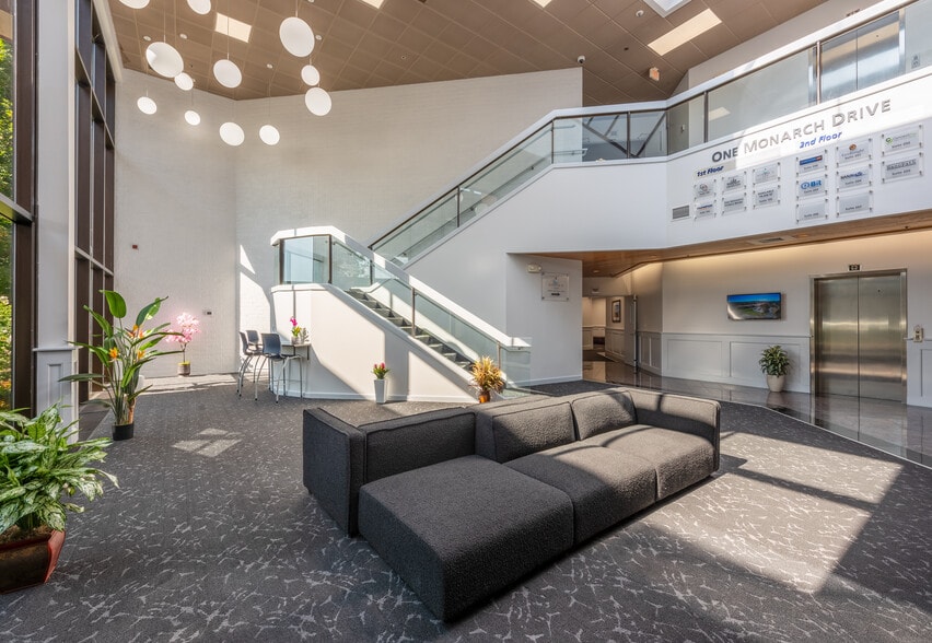 1 Monarch Dr, Littleton, MA for lease - Lobby - Image 2 of 31