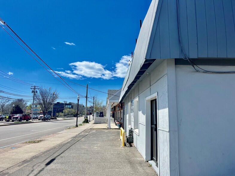 3442 Fairfield Ave, Bridgeport, CT for sale - Primary Photo - Image 1 of 1