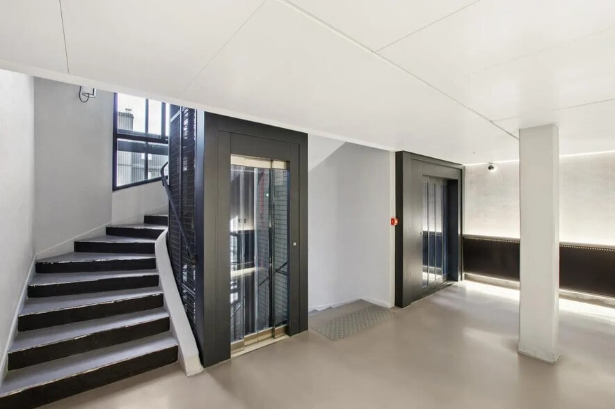 174 Quai De Jemmapes, Paris for lease - Building Photo - Image 3 of 16