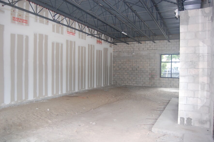 21 W Smith St, Winter Garden, FL for lease - Interior Photo - Image 2 of 4