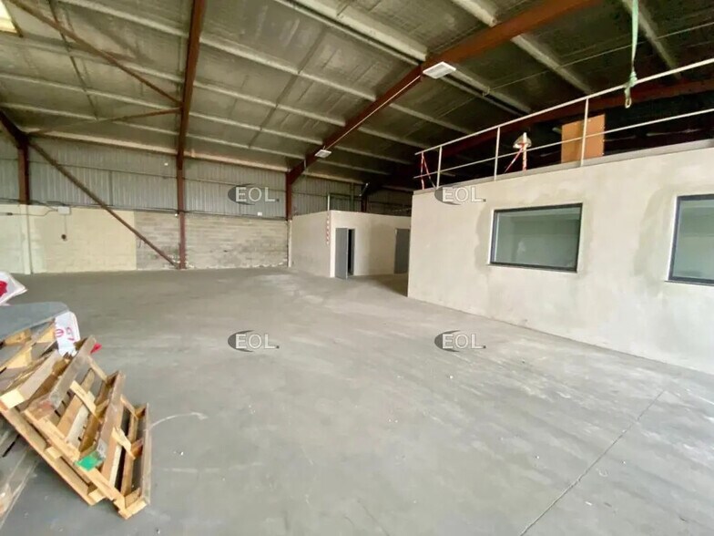 Flex in BERRE-L'ETANG for lease - Interior Photo - Image 2 of 5