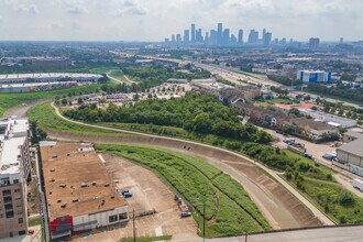 500 N Shepherd Dr, Houston, TX - AERIAL map view