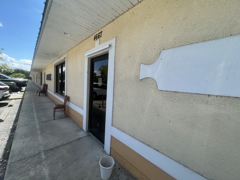 4637 E Price Blvd, North Port, FL for lease - Building Photo - Image 3 of 10