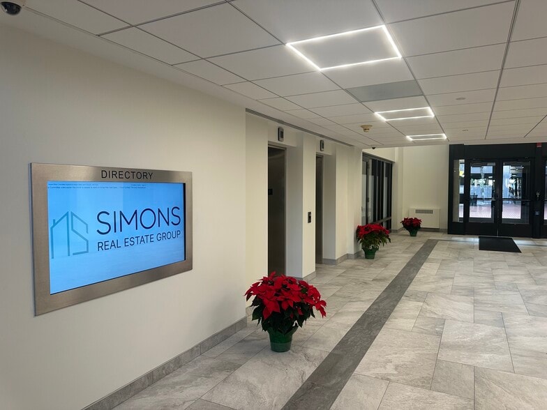 29 S Main St, West Hartford, CT for lease - Lobby - Image 3 of 8