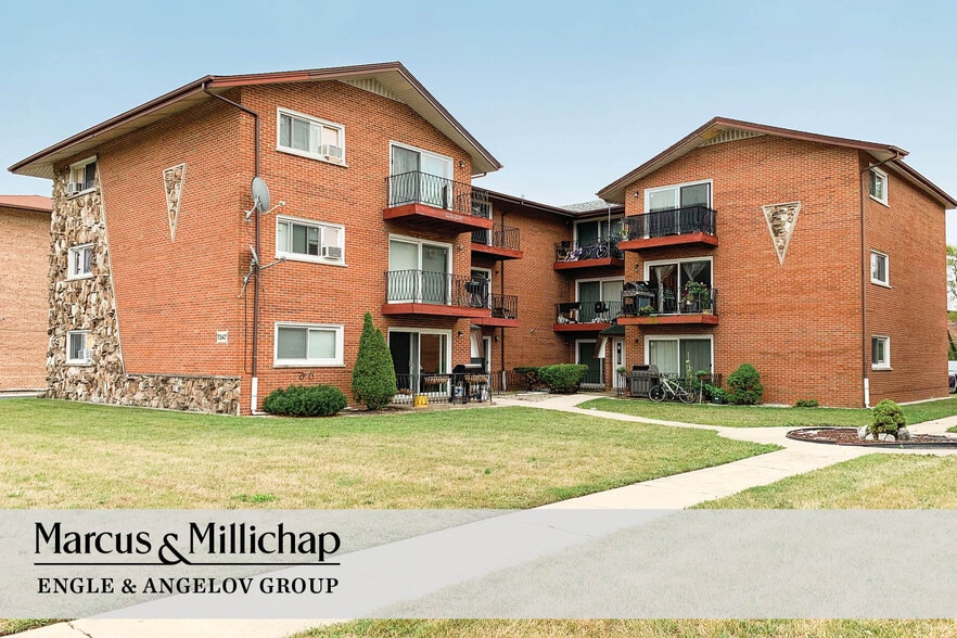 7347 W 79th St, Bridgeview, IL for sale - Building Photo - Image 1 of 1