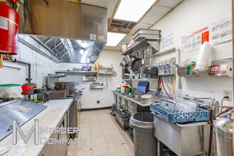 2837-2849 Galleria Dr, Arlington, TX for lease Interior Photo- Image 2 of 6