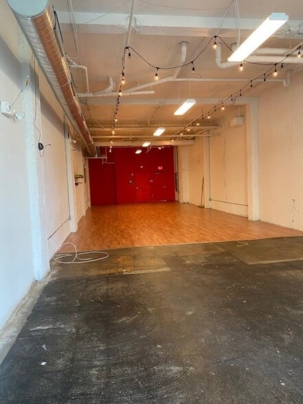 1123 E Main St, Bridgeport, CT for lease - Interior Photo - Image 1 of 8