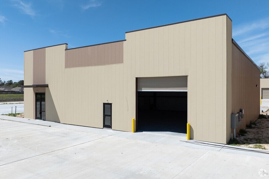 11811 Champion Forest Dr, Houston, TX for sale - Building Photo - Image 2 of 5