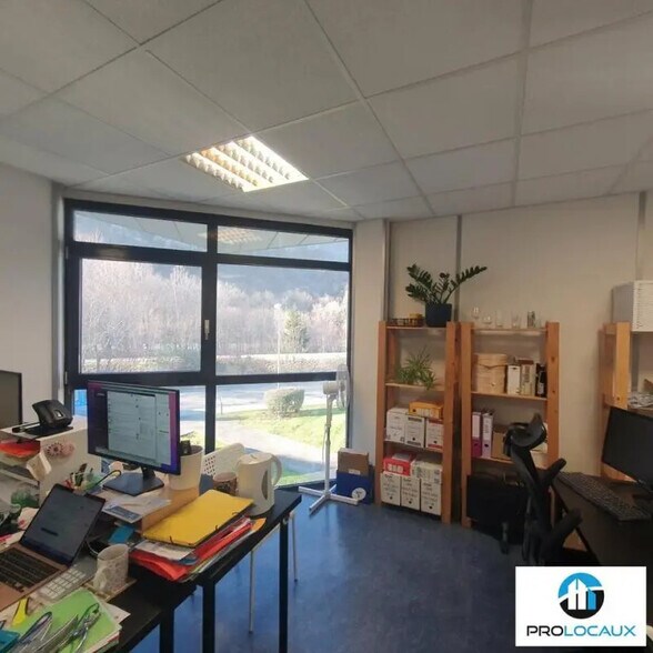 Flex in Échirolles for lease - Interior Photo - Image 2 of 4