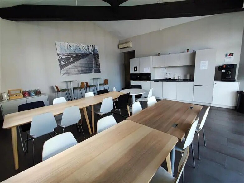 81 Boulevard Pierre 1er, Le Bouscat for lease - Building Photo - Image 3 of 12