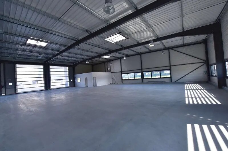 Flex in Escalquens for lease - Building Photo - Image 1 of 3