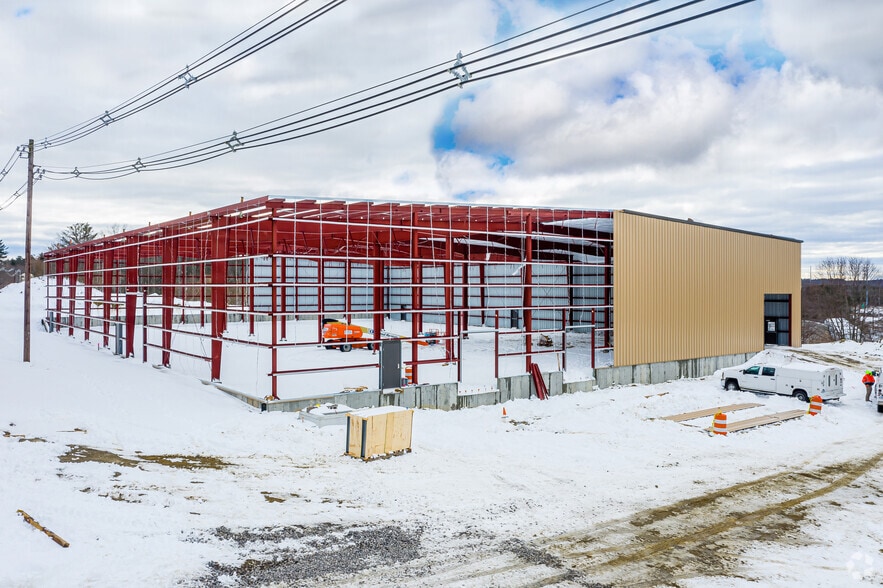 207 Tracy Rd, Killingly, CT for sale - Primary Photo - Image 1 of 1
