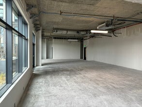 32 Oakland Ave, Jersey City, NJ for lease Interior Photo- Image 1 of 2