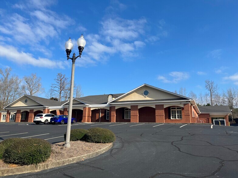 590 Hays Mill Rd, Carrollton, GA 30117