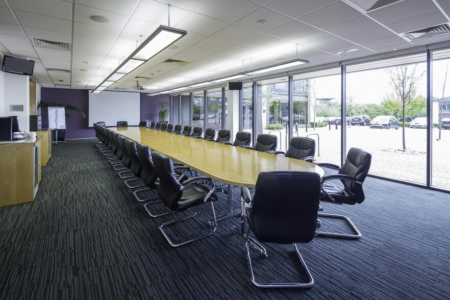 1 Seebeck Pl, Milton Keynes for lease - Building Photo - Image 3 of 7