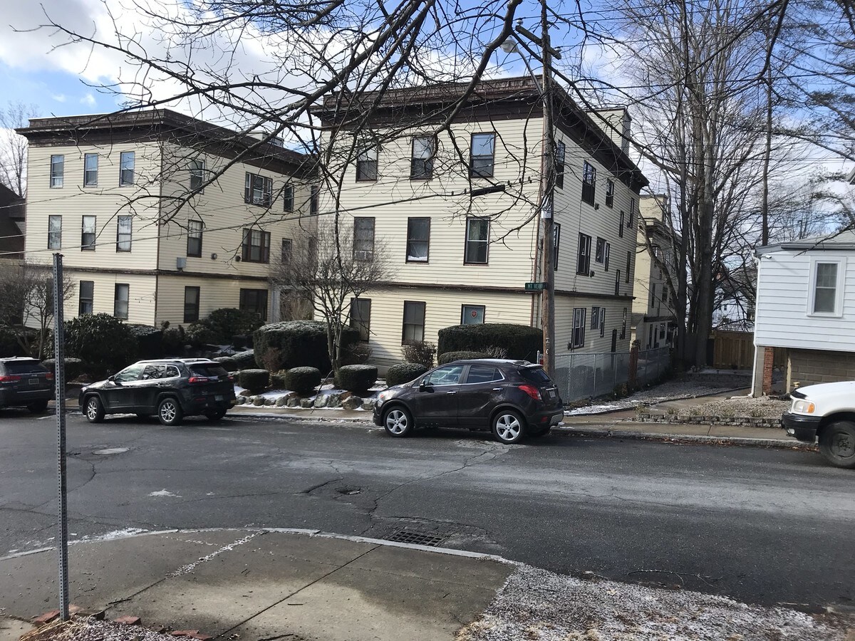 6 Highland Ave, Haverhill, MA 01830