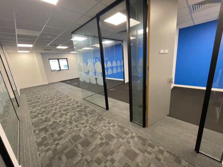 Unit 15 Nimbus, Hercules Way, Farnborough for lease - Interior Photo - Image 3 of 5