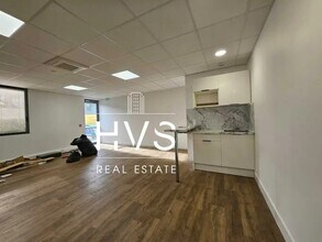 Office in Aix-en-Provence for lease Interior Photo- Image 2 of 3