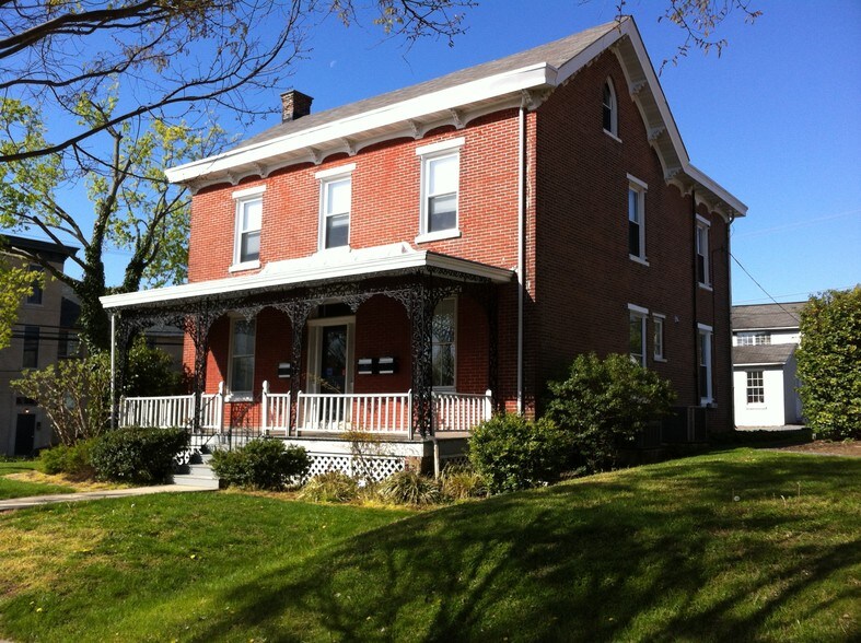 116 S Broad St, Kennett Square, PA for sale - Building Photo - Image 1 of 1