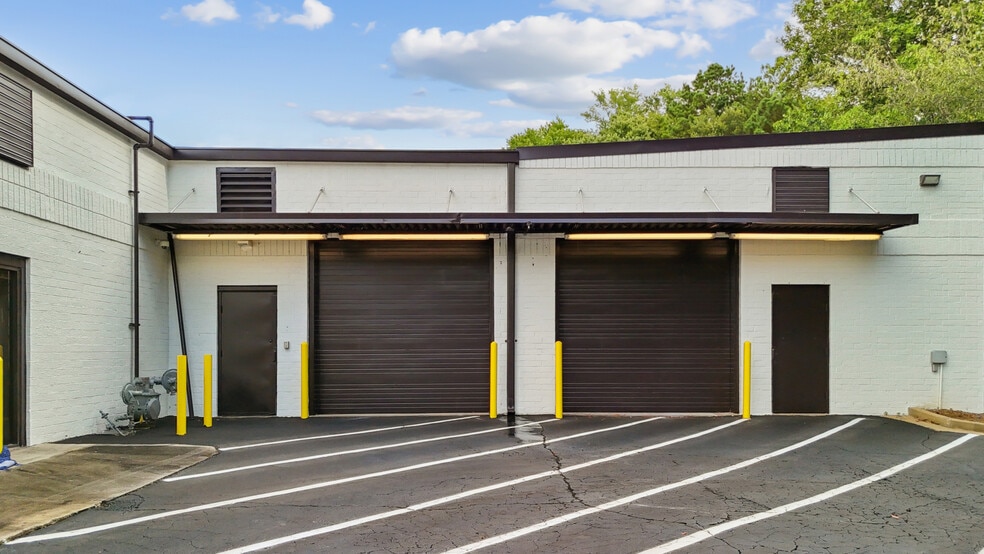 1688 Phoenix Pky, College Park, GA for sale - Building Photo - Image 2 of 6
