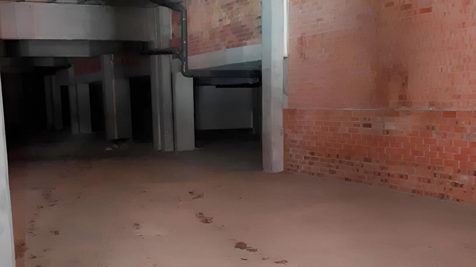 Lleida, LER 25007 - Unit Pta. 01 - - Interior Photo - Image 2 of 3