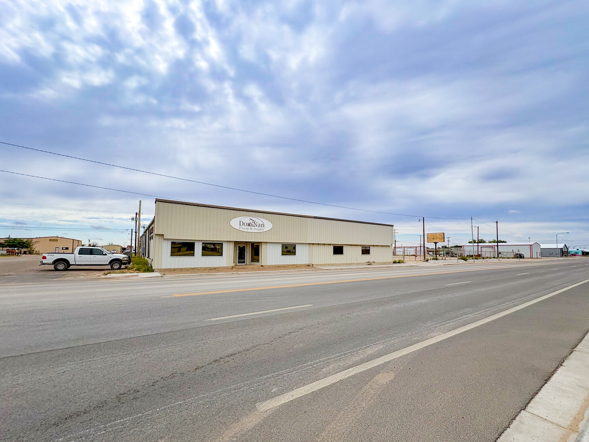 200 N Pine St, Kermit, TX for sale Primary Photo- Image 1 of 32